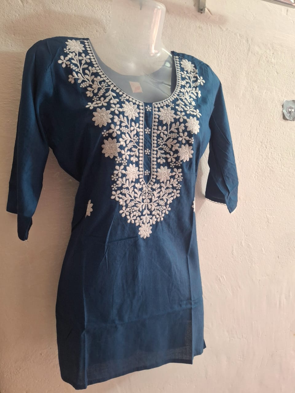 β¨ Elegant Floral Embroidered Cotton Kurti β Sizes S, M, L