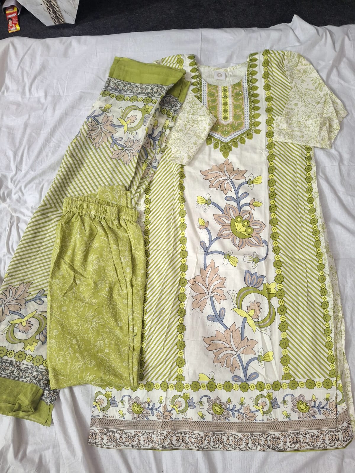 🌿 Ready-to-Wear Light Green Floral Cotton Suit Set 🌸