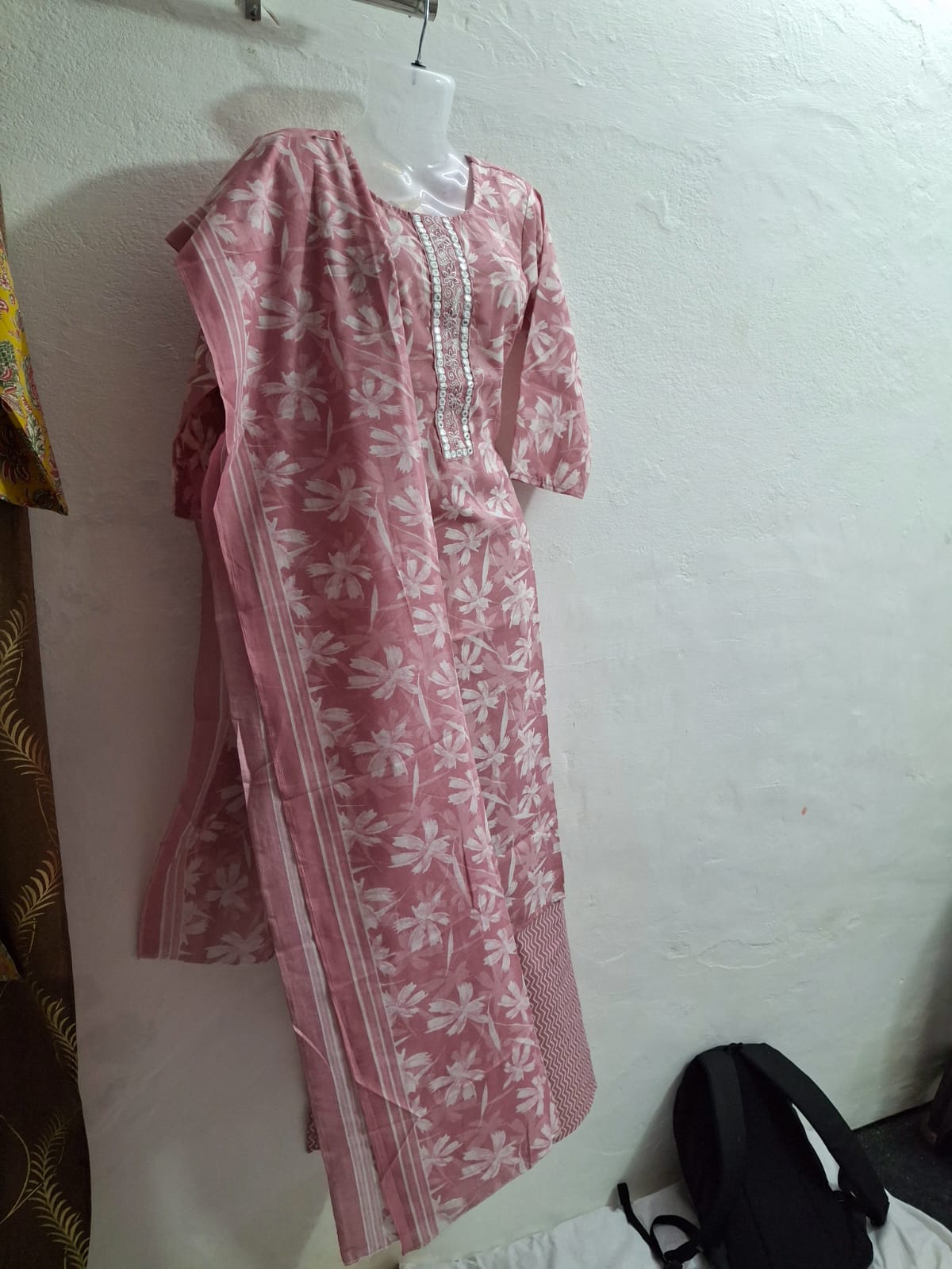 🎀Pink Floral Cotton Suit Set with Printed Dupatta & Bottom